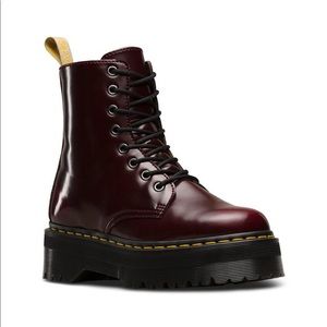 Dr. Martens Vegan Jadon II